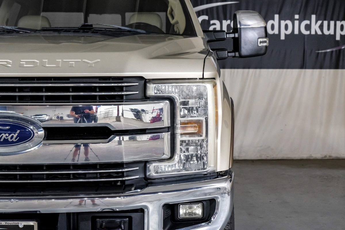 Used 2017 Ford F250 Lariat w/ Chrome Package image 40