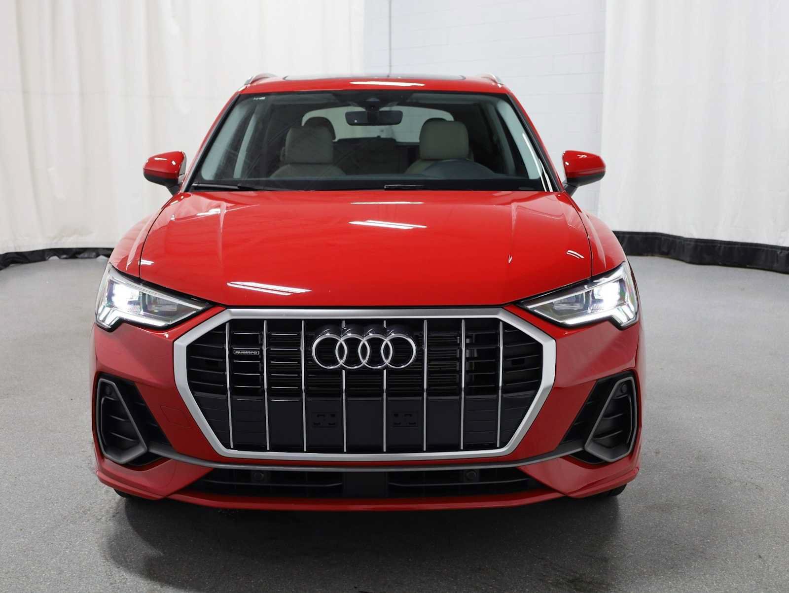 Certified 2025 Audi Q3 2.0T Premium w/ Convenience Package AWD/4WD image 14