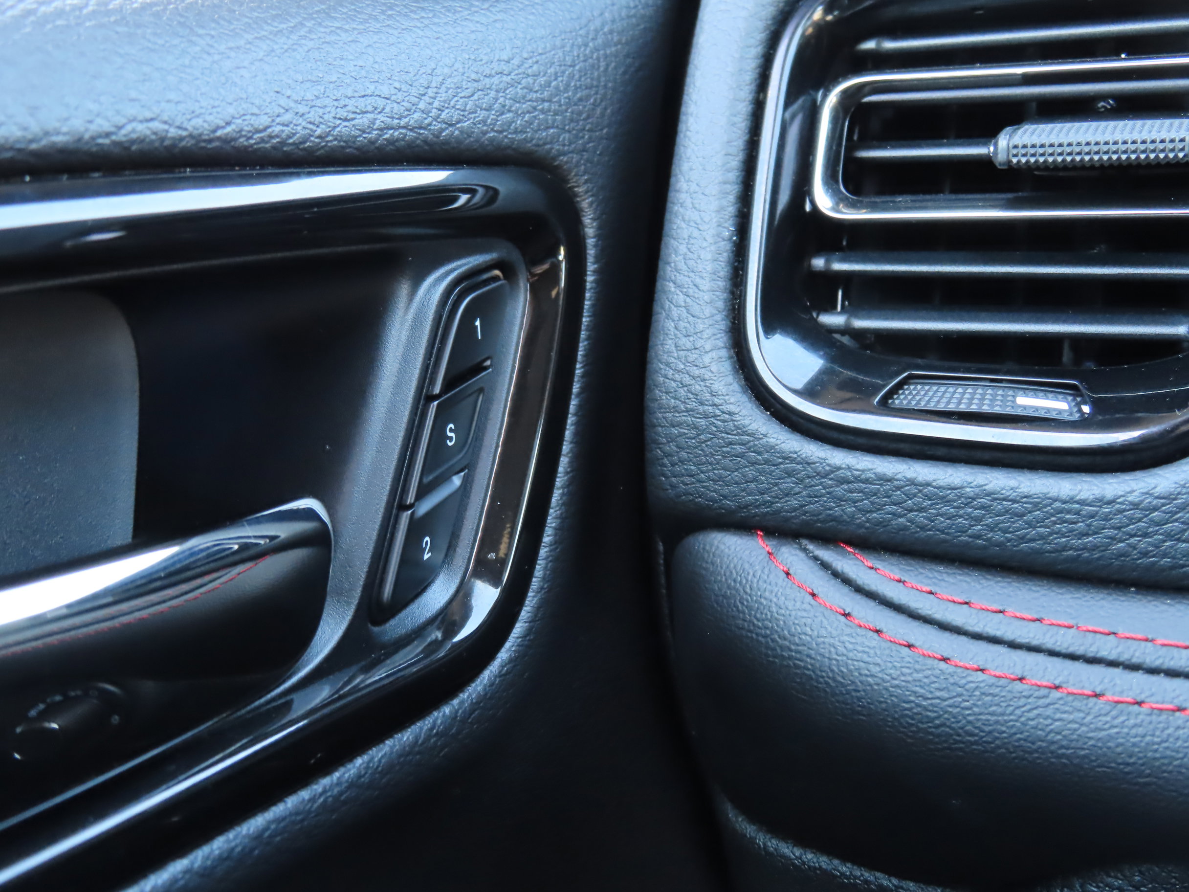 Used 2025 Dodge Durango GT image 25