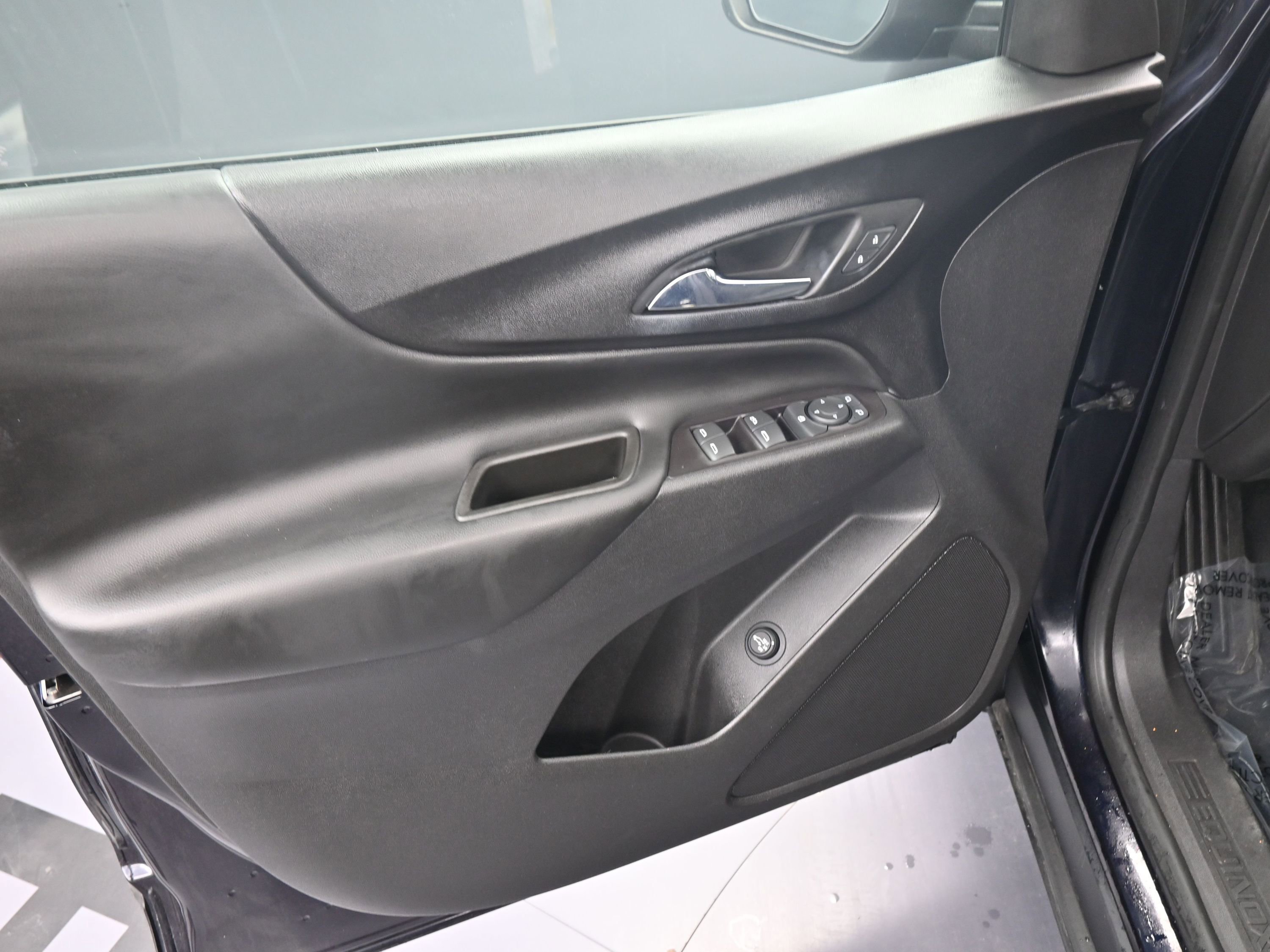 Used 2020 Chevrolet Equinox LT image 13