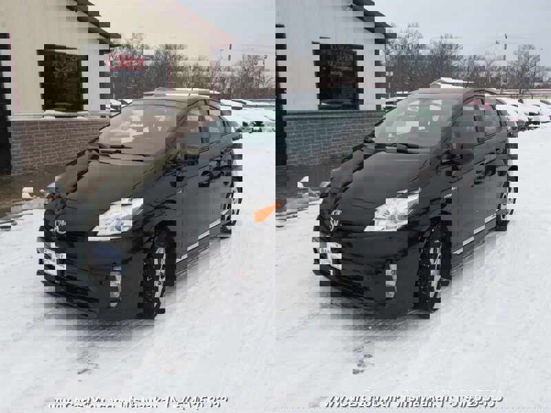 Used 2015 Toyota Prius Five FWD image 3