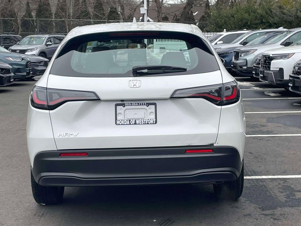 Certified 2025 Honda HR-V LX image 5