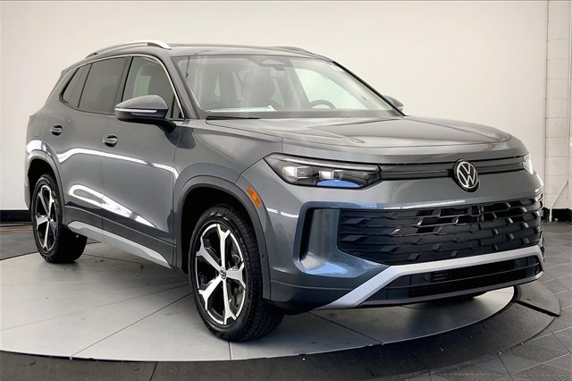 New 2025 Volkswagen Tiguan SE