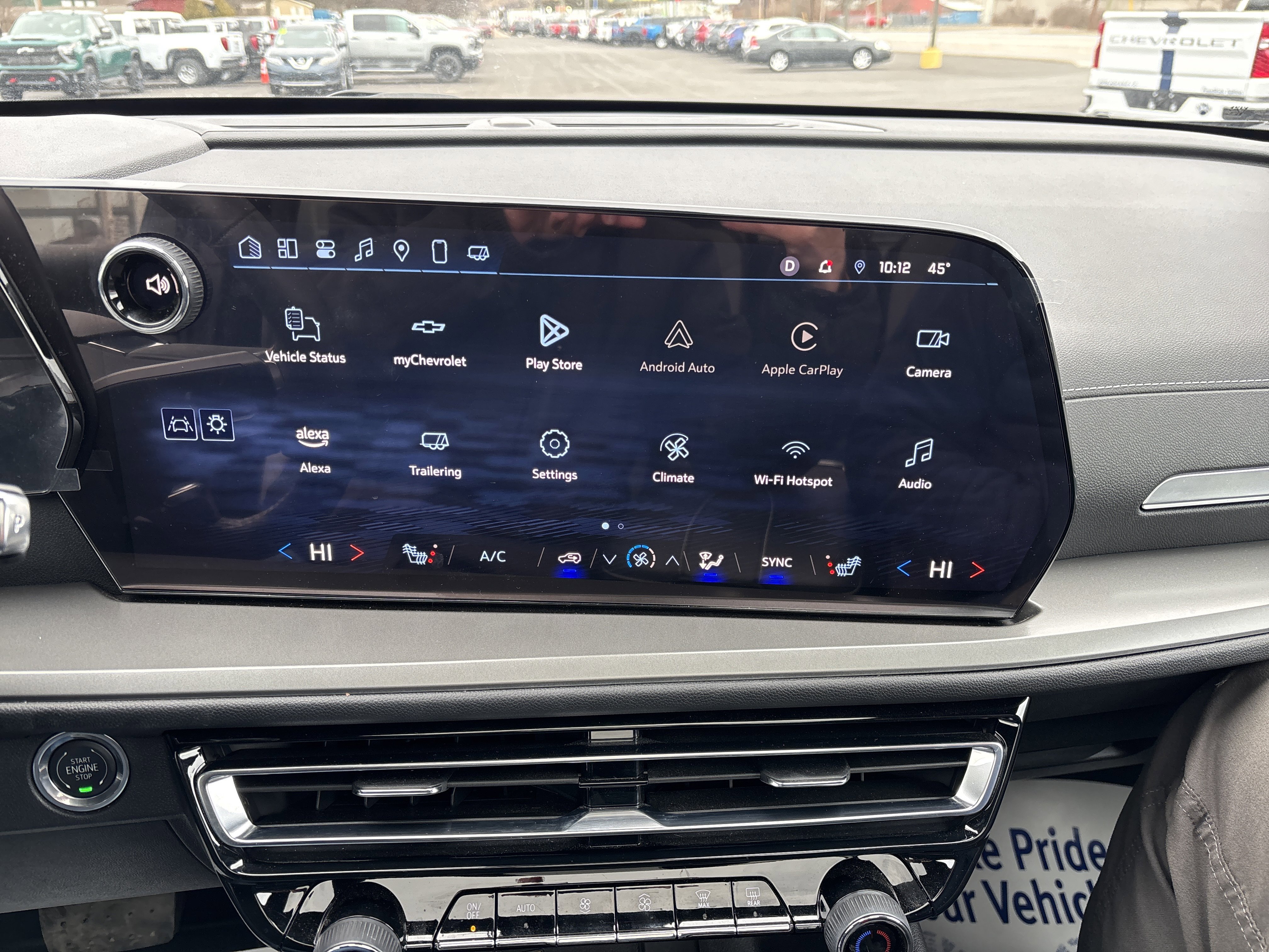 Used 2025 Chevrolet Traverse LT w/ Sun and Wheel Package image 49