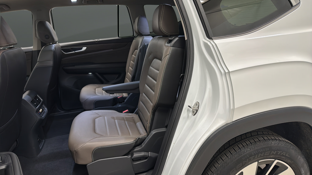 Used 2024 Volkswagen Atlas SEL AWD/4WD image 24