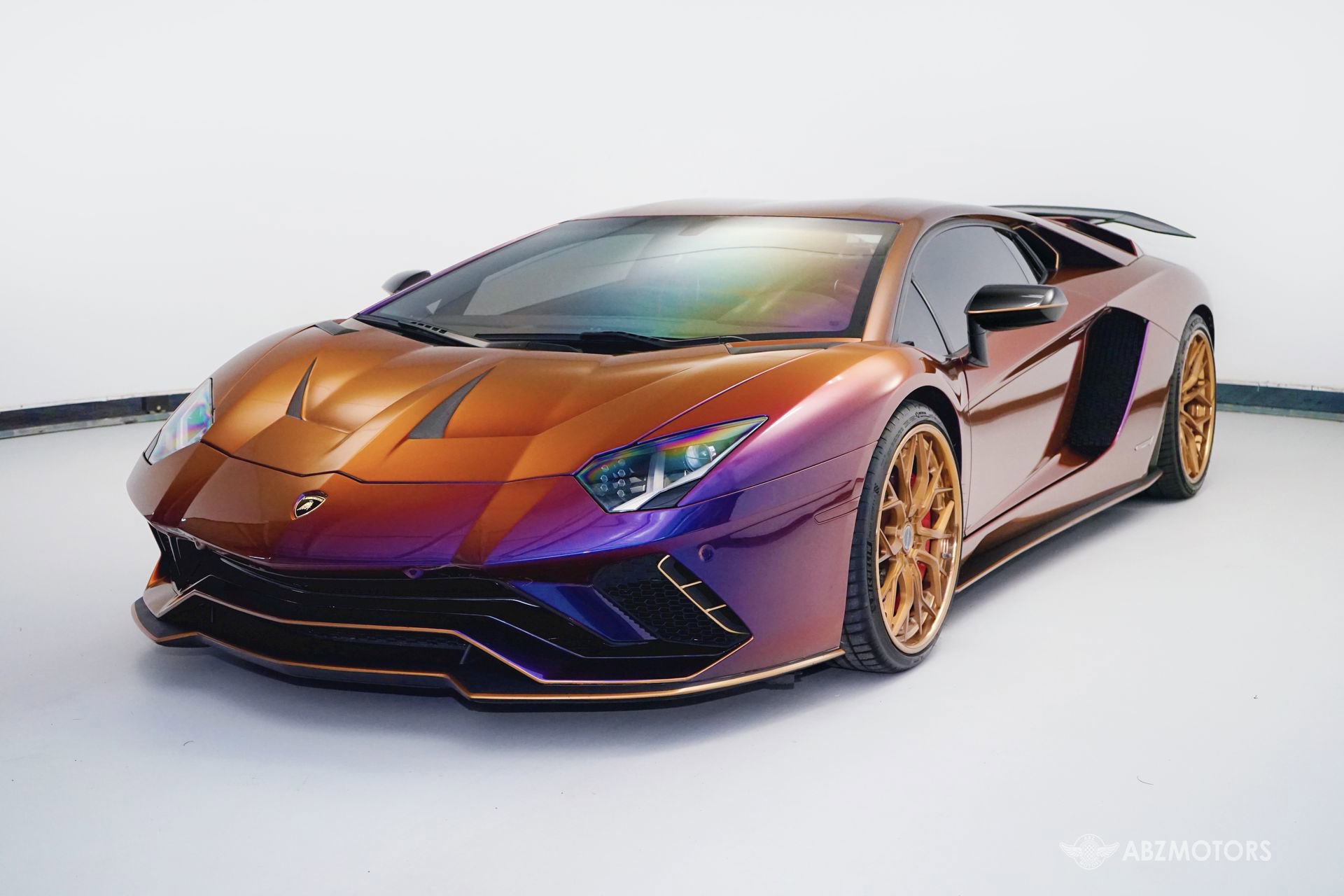 Used 2017 Lamborghini Aventador S image 2