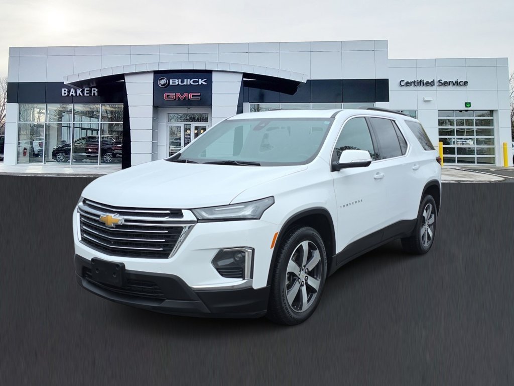 Used 2023 Chevrolet Traverse LT w/ LT Premium Package AWD/4WD image 1