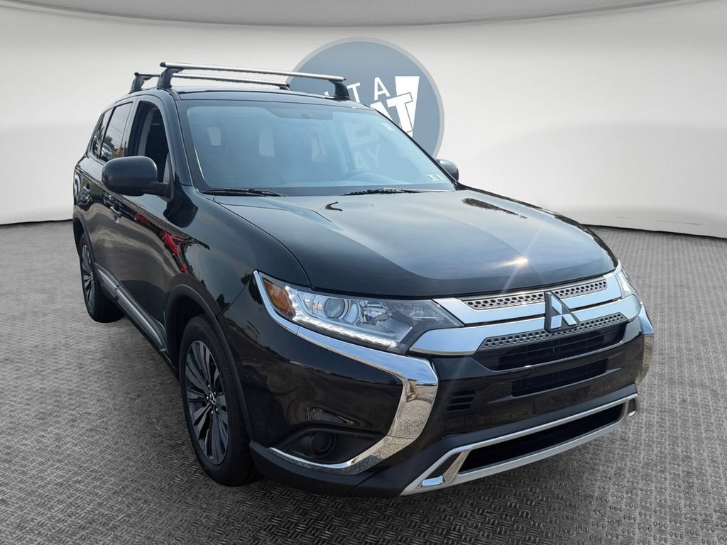 Used 2020 Mitsubishi Outlander SE AWD/4WD image 1