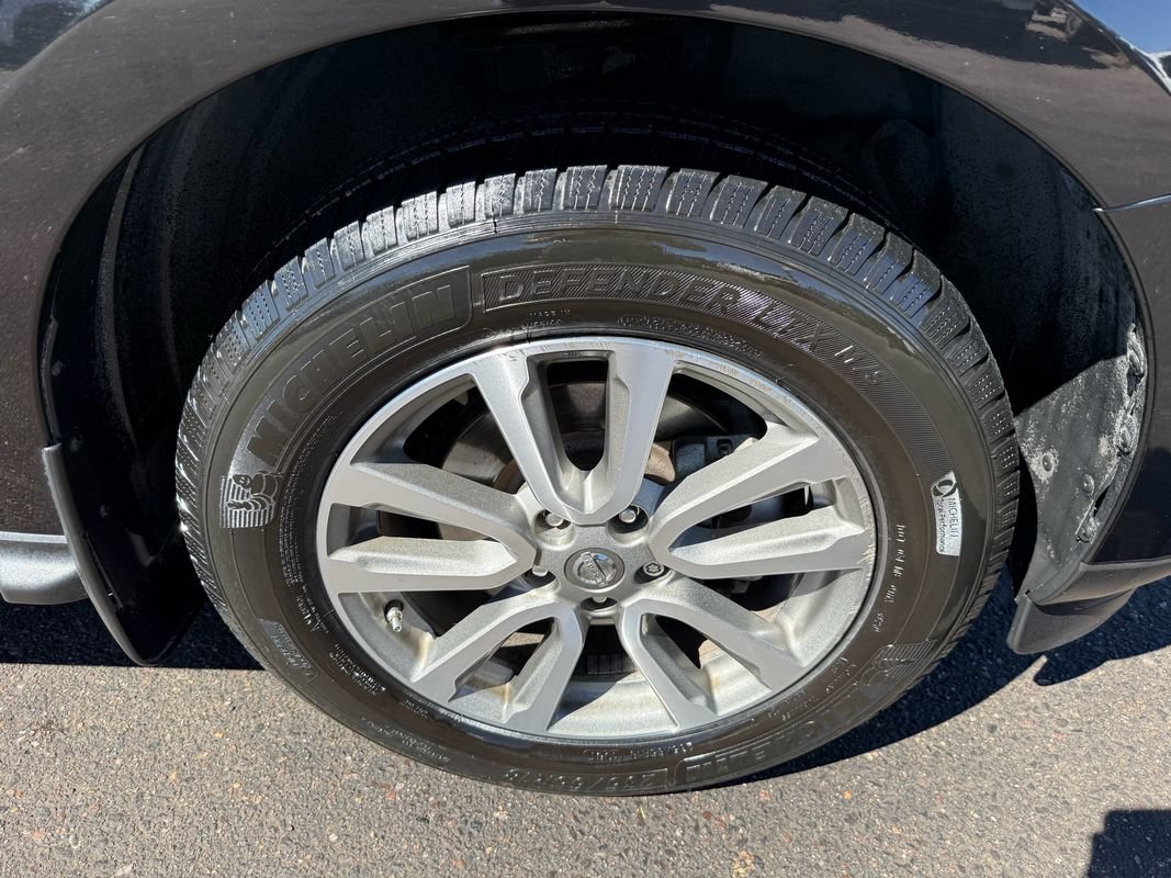 Used 2013 Nissan Pathfinder S AWD/4WD image 12
