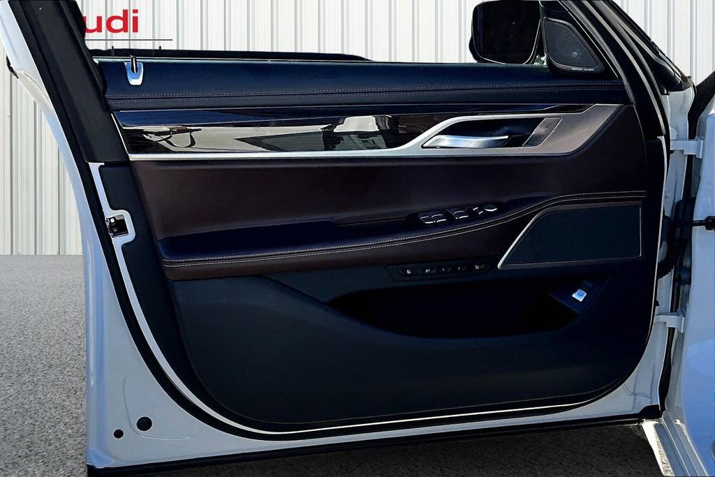 Used 2022 BMW 750i xDrive w/ Executive Package image 20