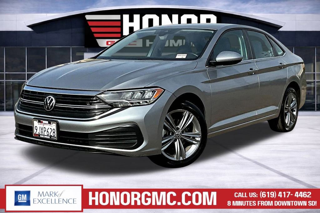 Used 2024 Volkswagen Jetta SE image 3