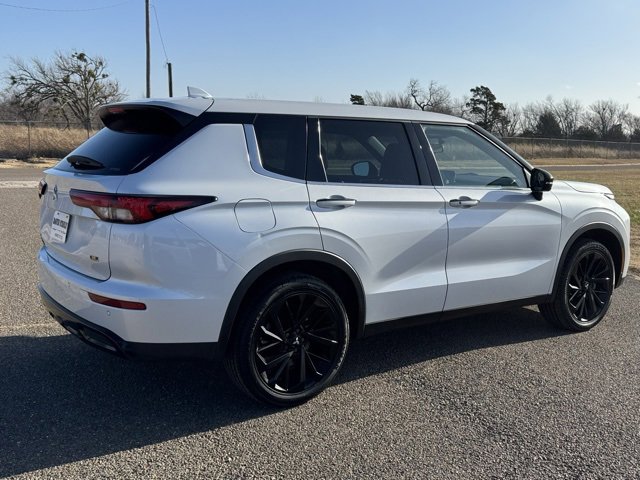 Used 2023 Mitsubishi Outlander SE Black Edition image 7