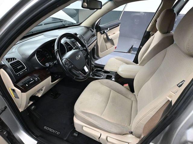 Used 2015 Kia Sorento LX image 19