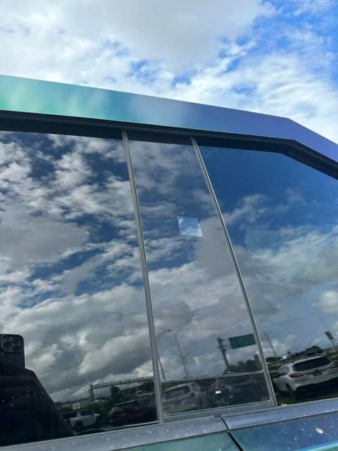 Used 2024 Tesla Cybertruck AWD Crew Cab image 10