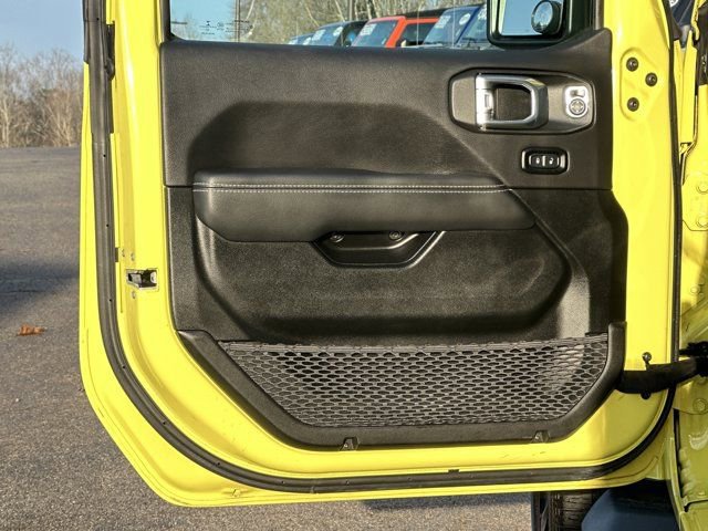 Certified 2022 Jeep Wrangler Unlimited Sahara w/ Cold Weather Group image 11