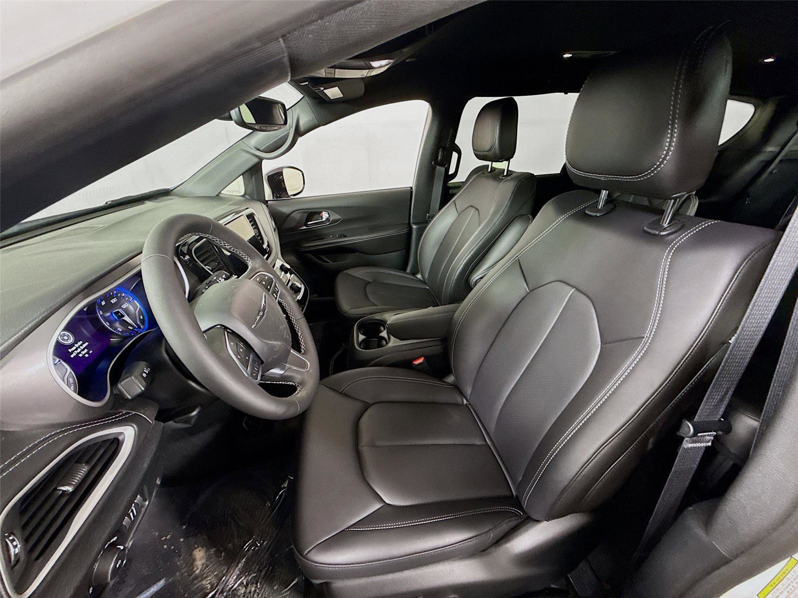 New 2026 Chrysler Pacifica Select image 15