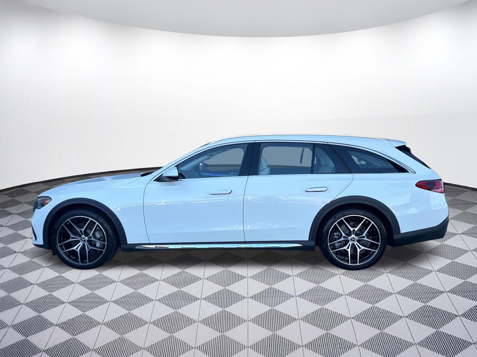 New 2026 Mercedes-Benz E 450 4MATIC All-Terrain Wagon image 2