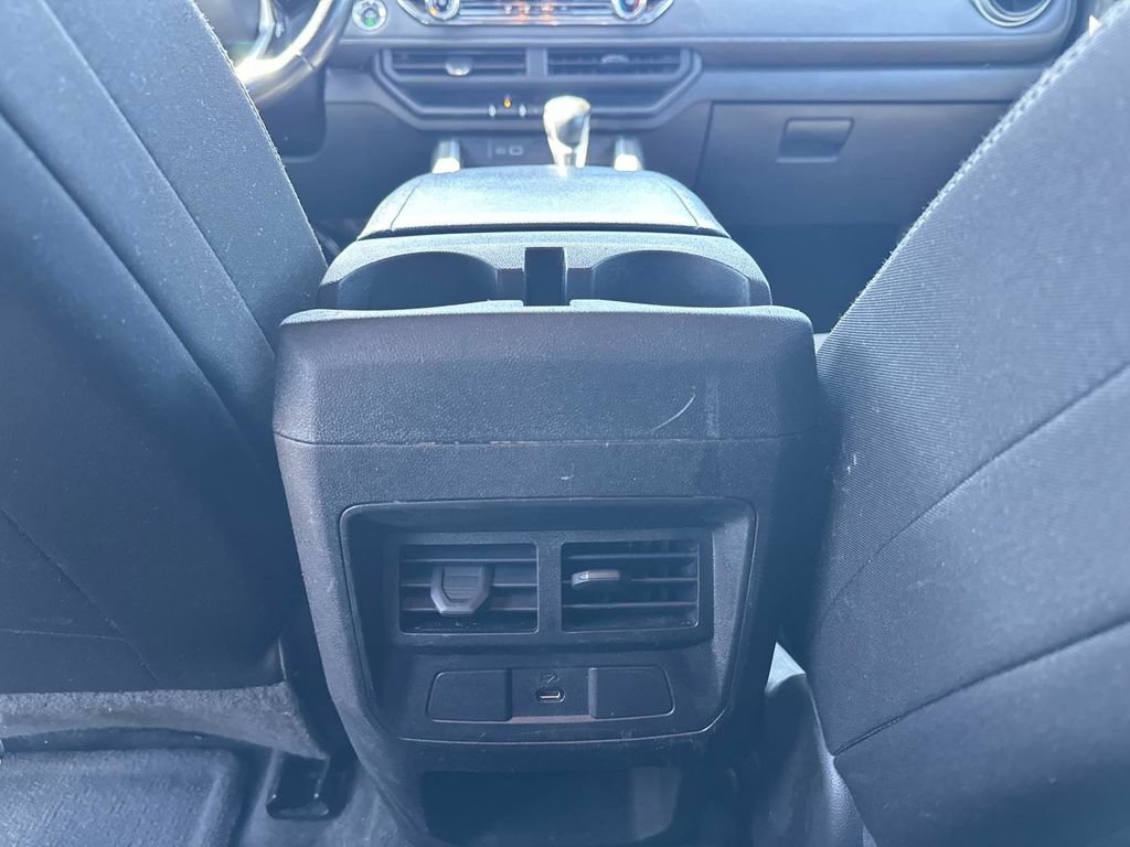 Used 2023 Chevrolet Colorado LT RWD image 14