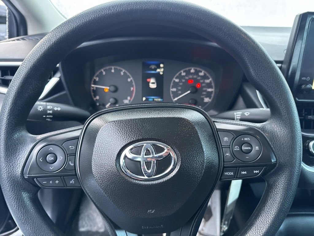 Used 2025 Toyota Corolla LE image 6