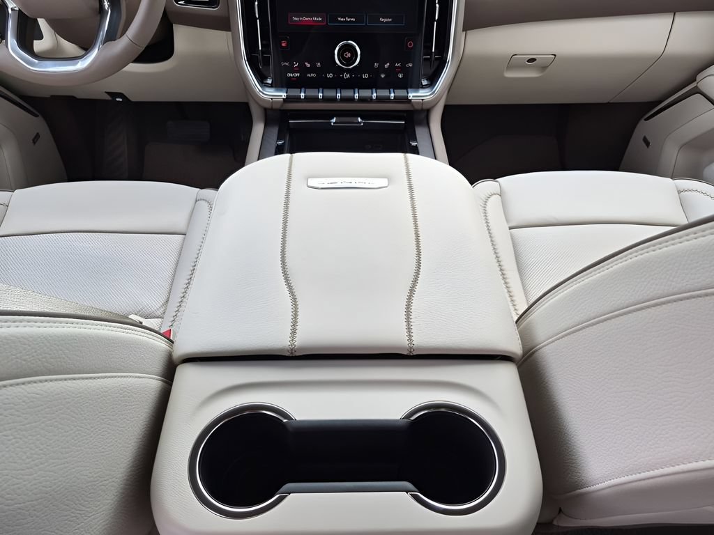 New 2026 GMC Yukon XL Denali w/ Sun & Power Step Package AWD/4WD image 27