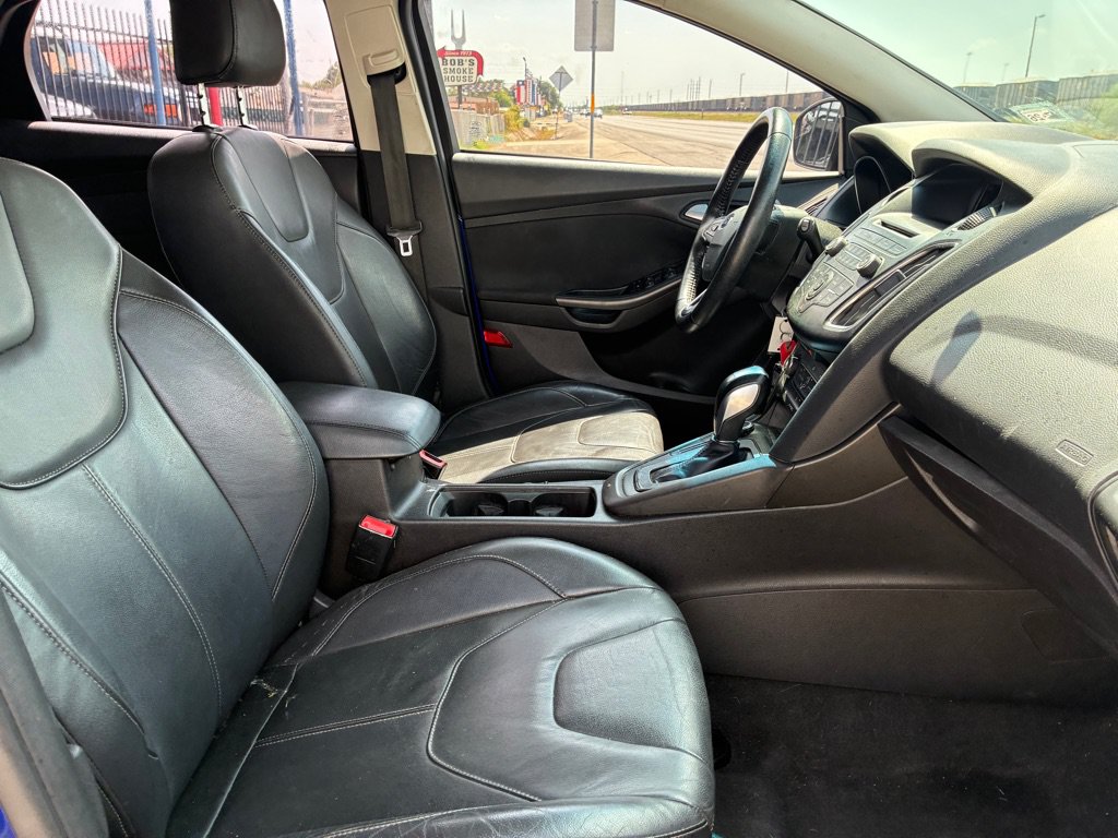 Used 2015 Ford Focus SE w/ Equipment Group 201A FWD image 15