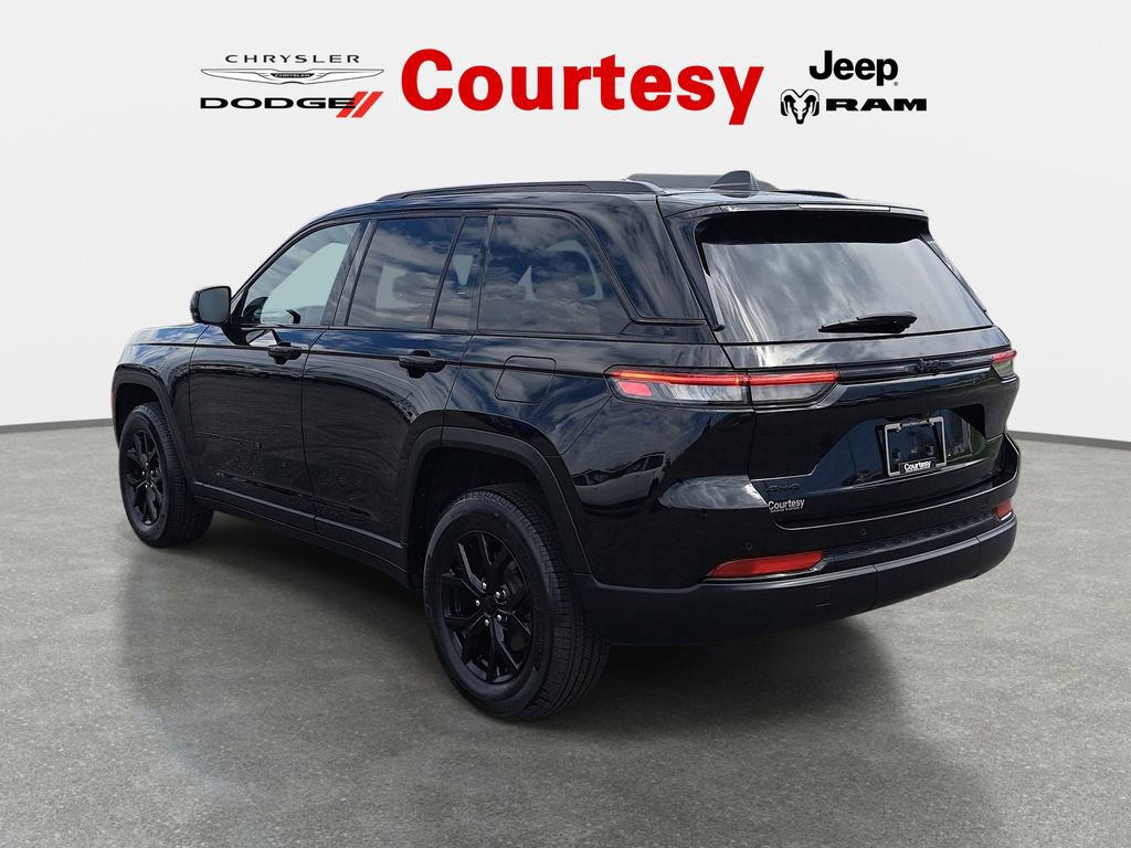 Certified 2024 Jeep Grand Cherokee Altitude AWD/4WD image 6