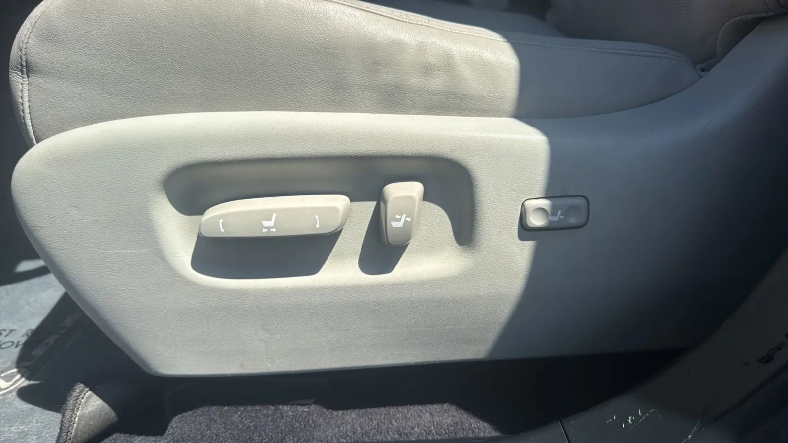 Used 2010 Lexus RX 450h AWD image 17