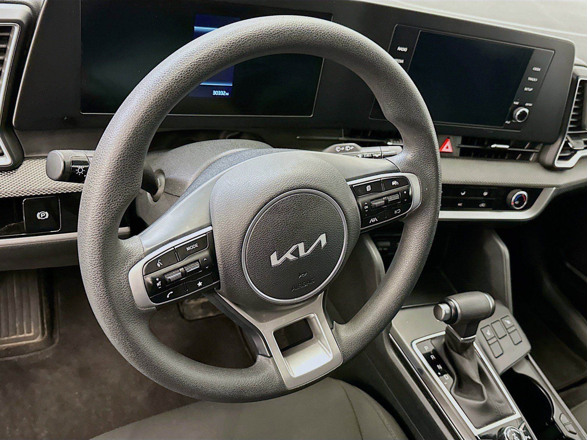 Used 2025 Kia Sportage LX image 18