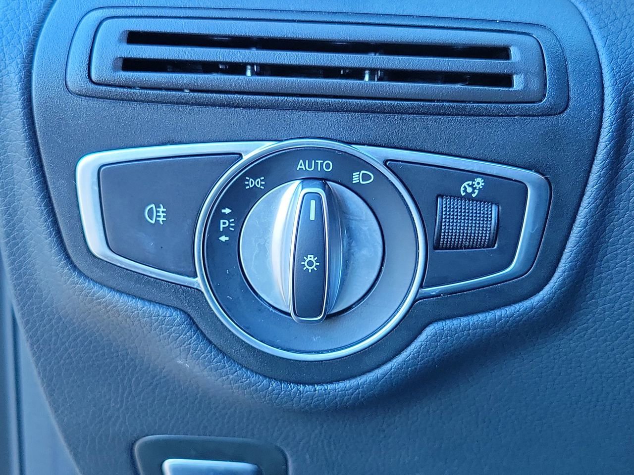 Certified 2021 Mercedes-Benz GLC 300 image 27