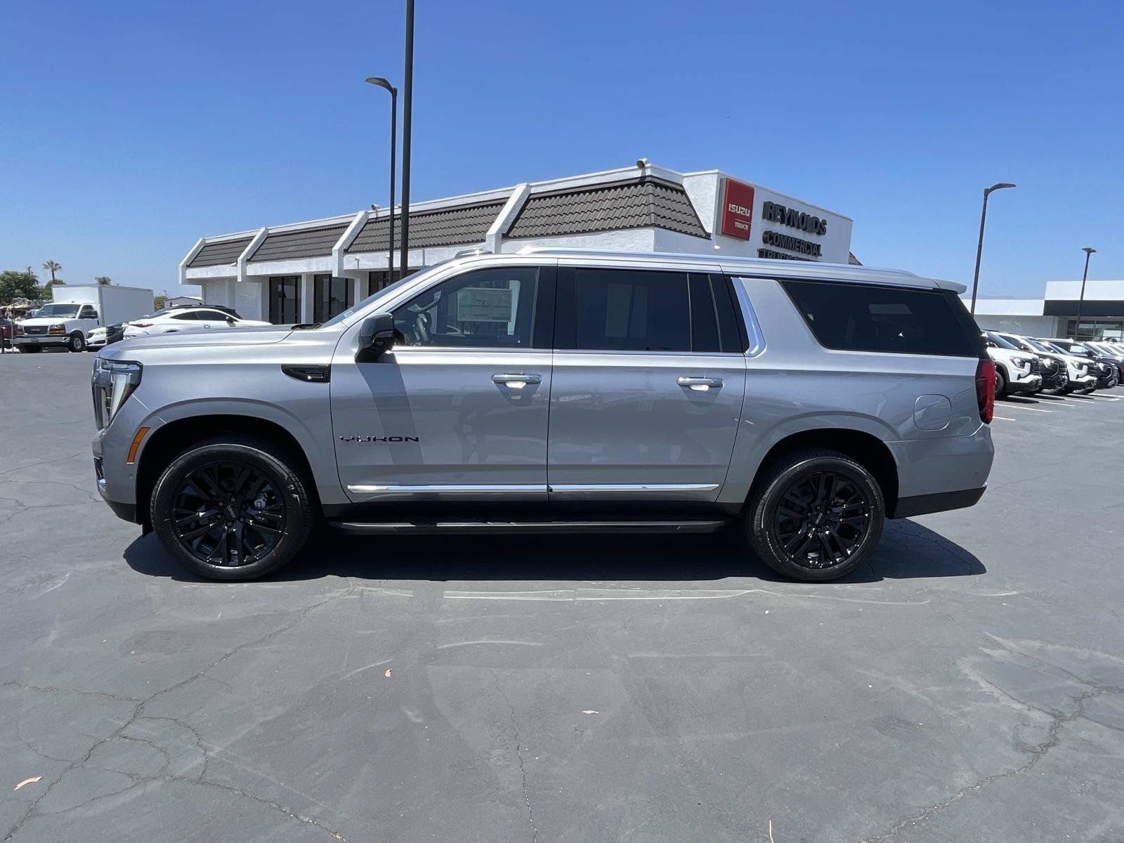 New 2026 GMC Yukon XL Elevation w/ Elevation Premium Package RWD image 8