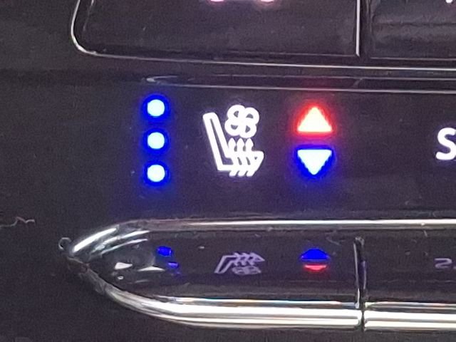 Certified 2022 Buick Envision Avenir w/ Technology Package II image 26