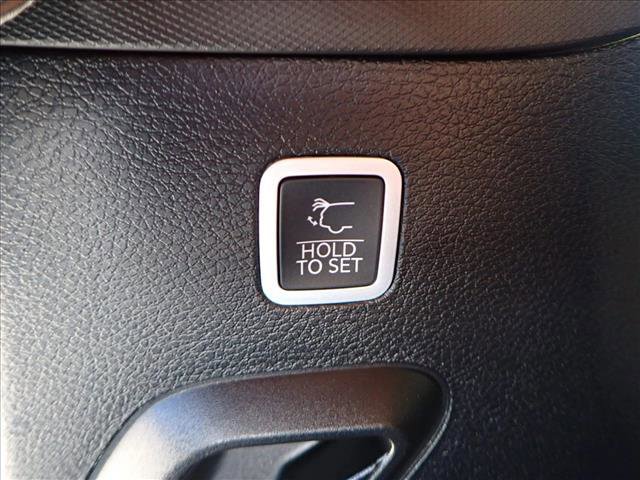 Used 2023 Jeep Grand Wagoneer 4WD image 9