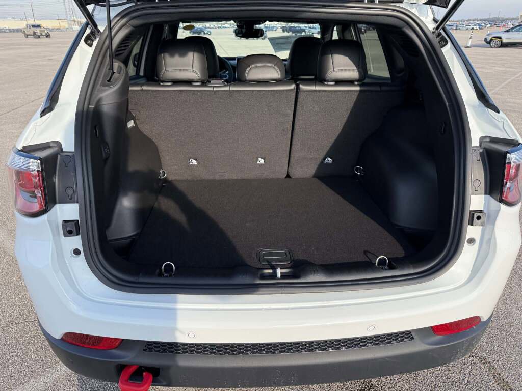 New 2026 Jeep Compass Trailhawk image 18