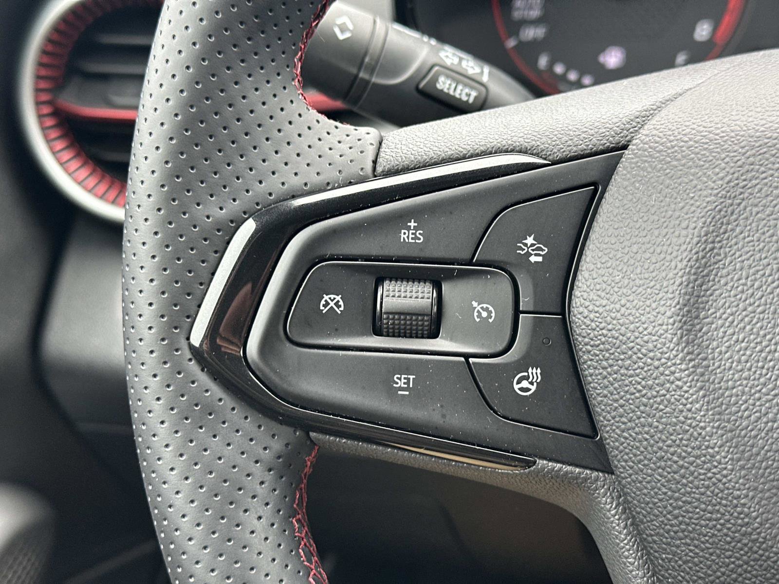 Certified 2024 Chevrolet Trax RS w/ Driver Confidence Package image 21