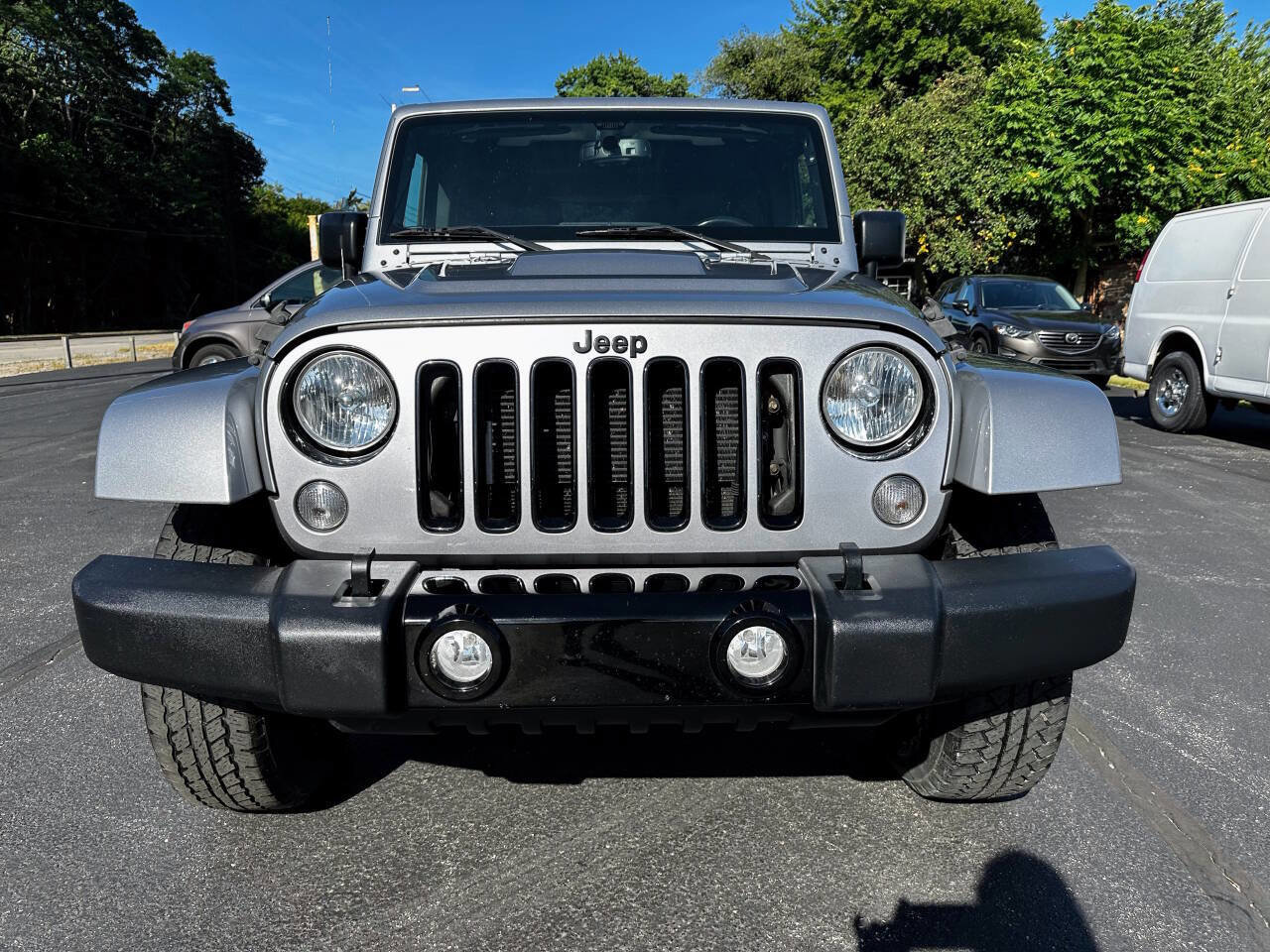 Used 2018 Jeep Wrangler Unlimited Sahara image 3