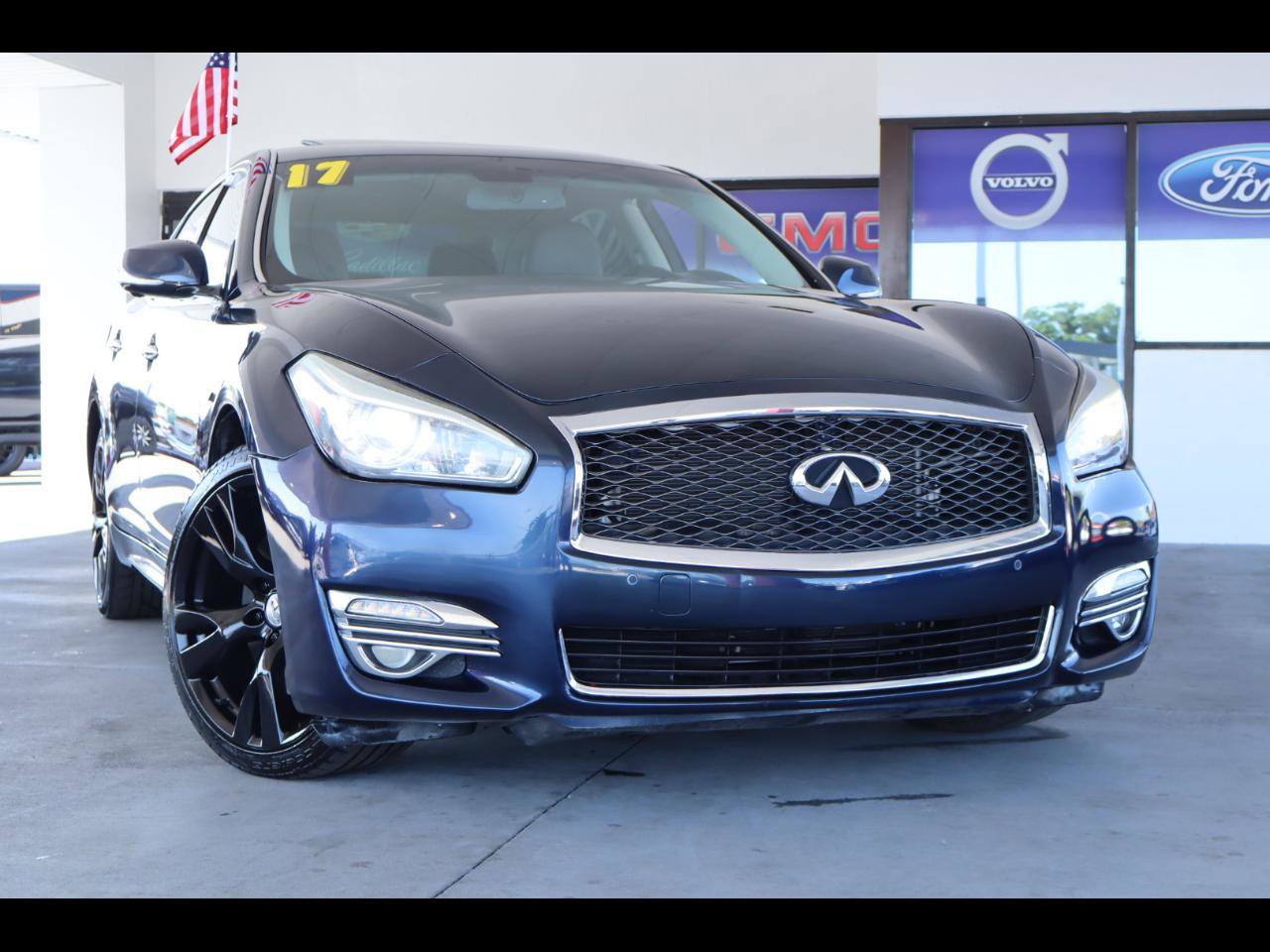 Used 2017 INFINITI Q70 L 3.7 AWD/4WD image 1