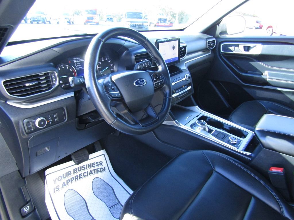Used 2020 Ford Explorer XLT w/ Equipment Group 202A image 10