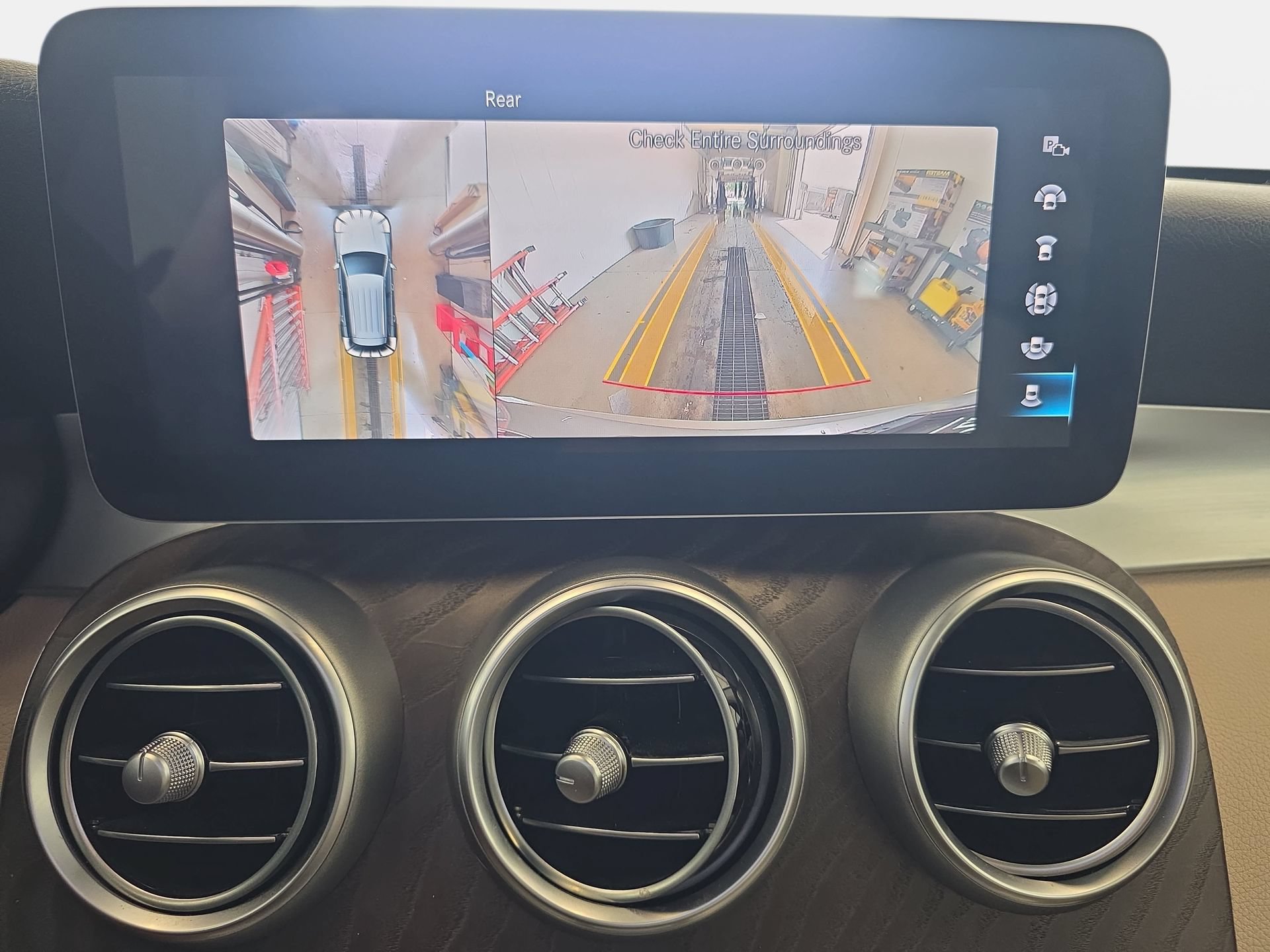 Used 2021 Mercedes-Benz GLC 300 4MATIC image 23