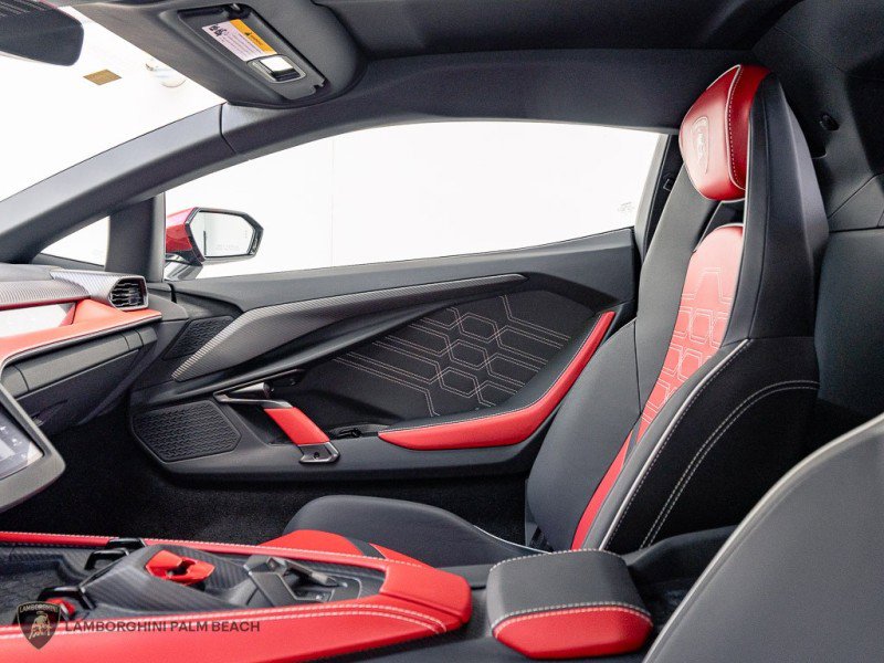 Used 2025 Lamborghini Revuelto AWD/4WD image 21
