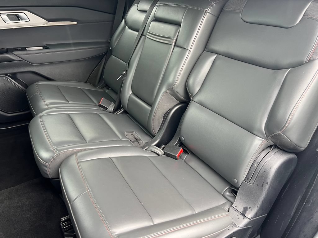 Used 2025 Ford Explorer Active w/ Active Comfort Package AWD/4WD image 15