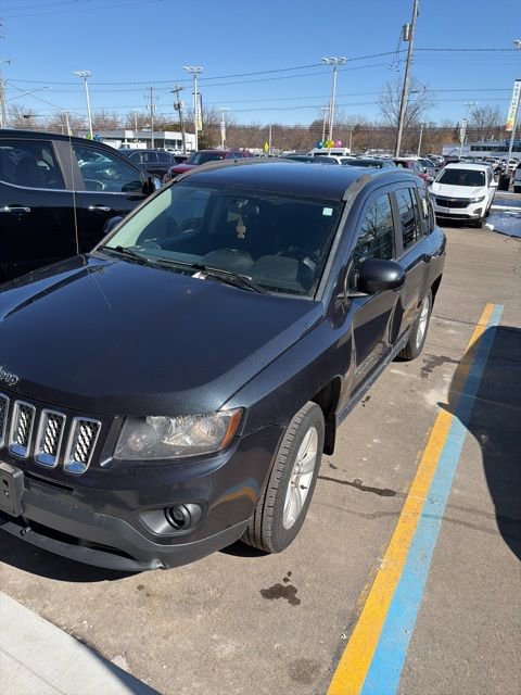 Used 2014 Jeep Compass Sport image 1