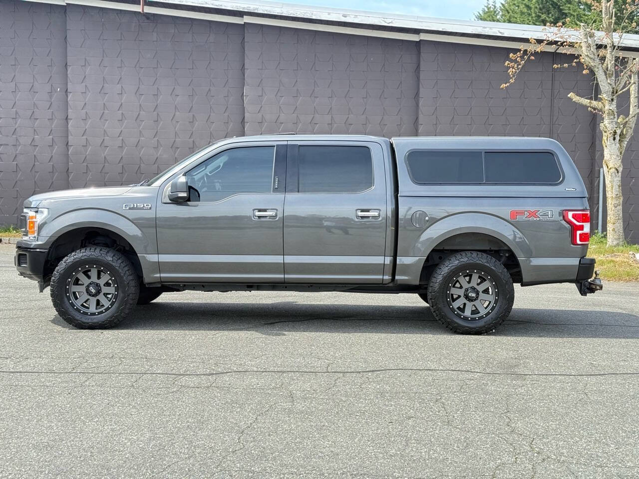 Used 2018 Ford F150 XLT w/ Equipment Group 302A Luxury AWD/4WD image 5