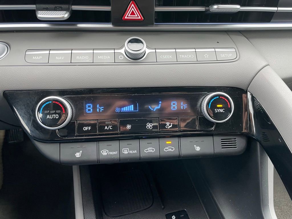 Used 2025 Hyundai Elantra SEL FWD image 12