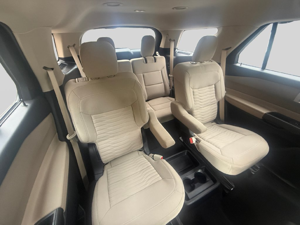 Used 2020 Ford Explorer XLT w/ Comfort Package AWD/4WD image 18