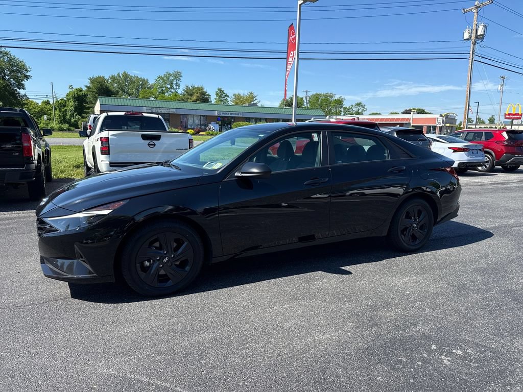 Used 2023 Hyundai Elantra Blue FWD image 7