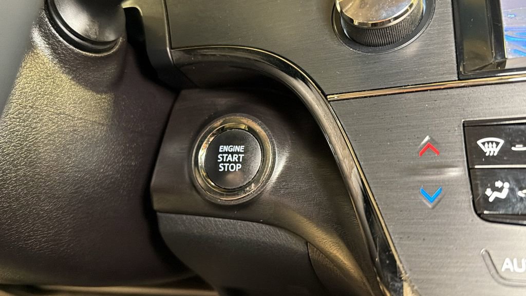 Used 2017 Toyota Avalon Limited w/ Protection Package image 26