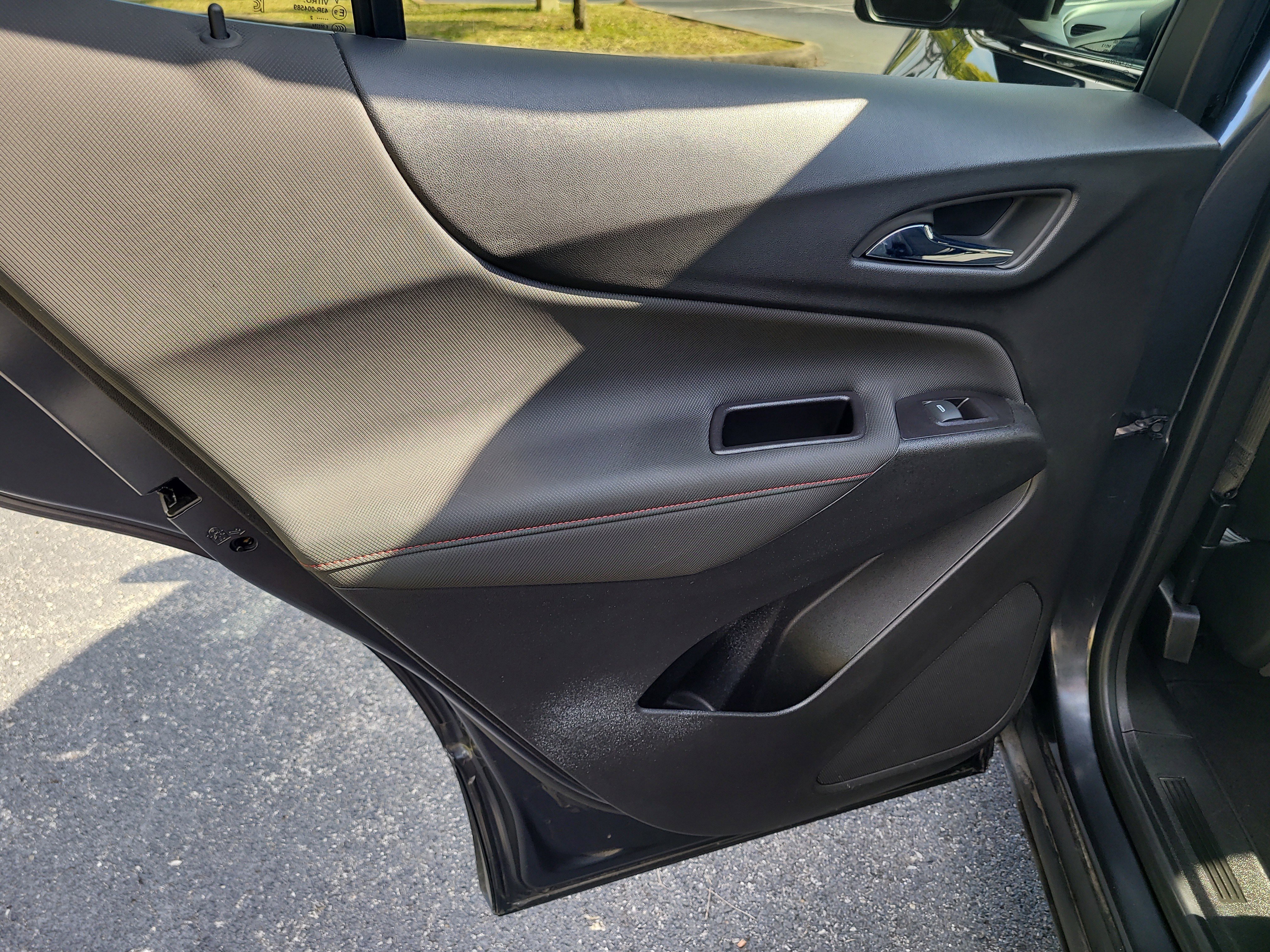 Used 2022 Chevrolet Equinox RS image 13