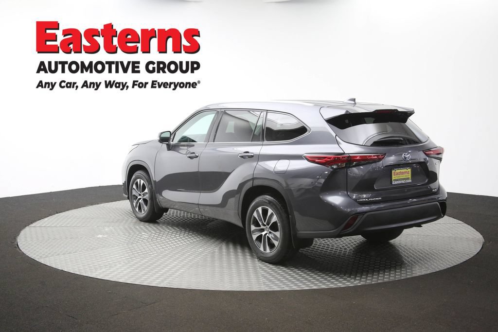 Used 2022 Toyota Highlander XLE AWD/4WD image 66