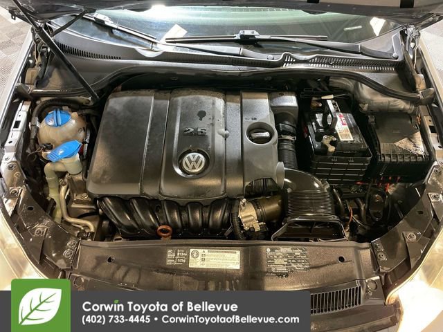 Used 2010 Volkswagen Golf 4-Door image 14