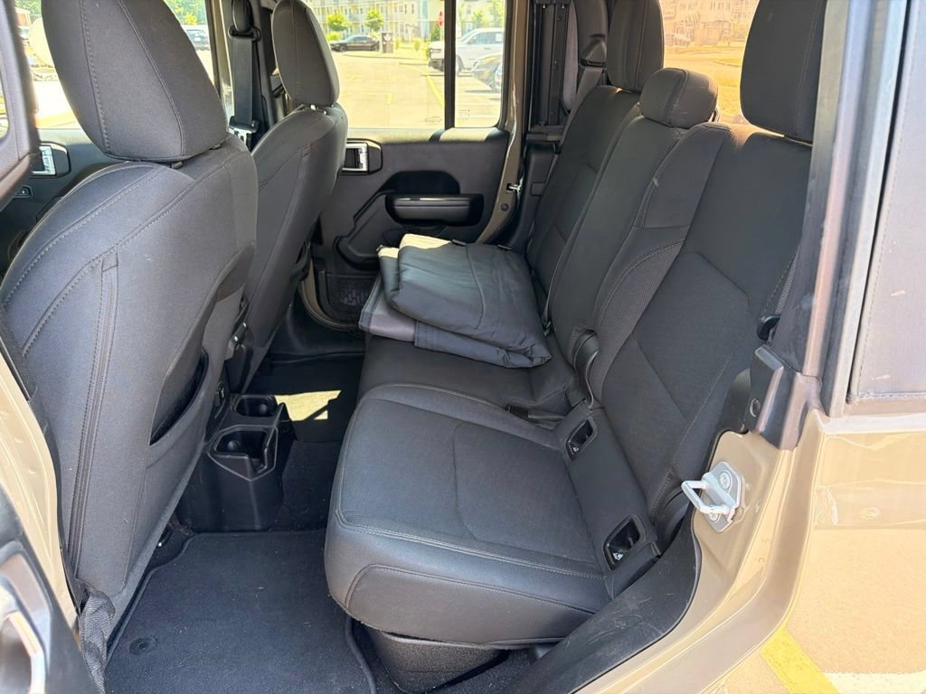 Used 2020 Jeep Gladiator Sport w/ Quick Order Package 24S AWD/4WD image 15